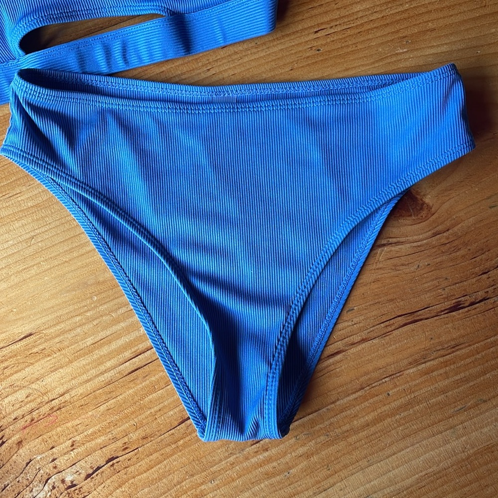 Blue Bikini Set - Picture 3 of 9